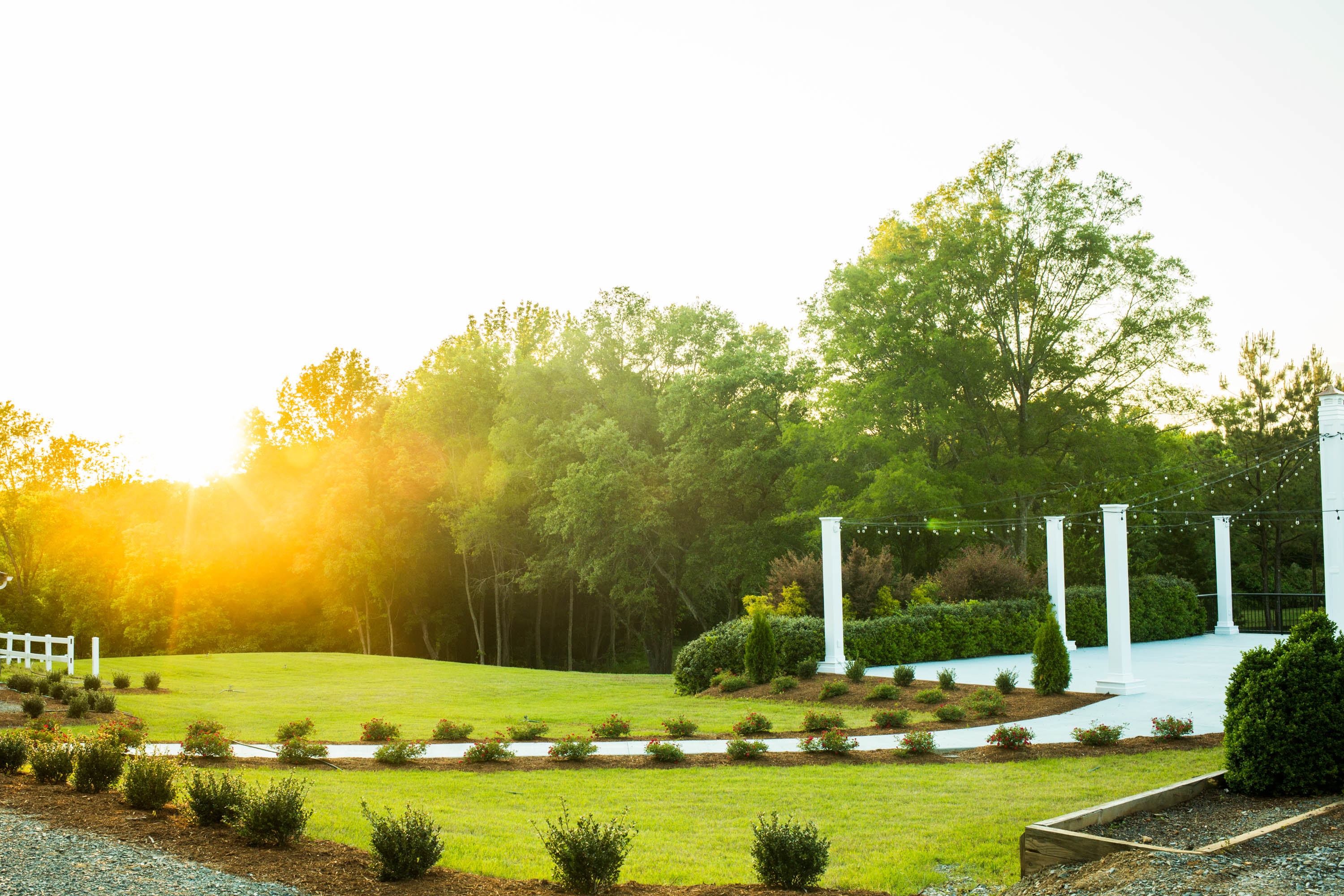 Camellia_Gardens_terrace_2